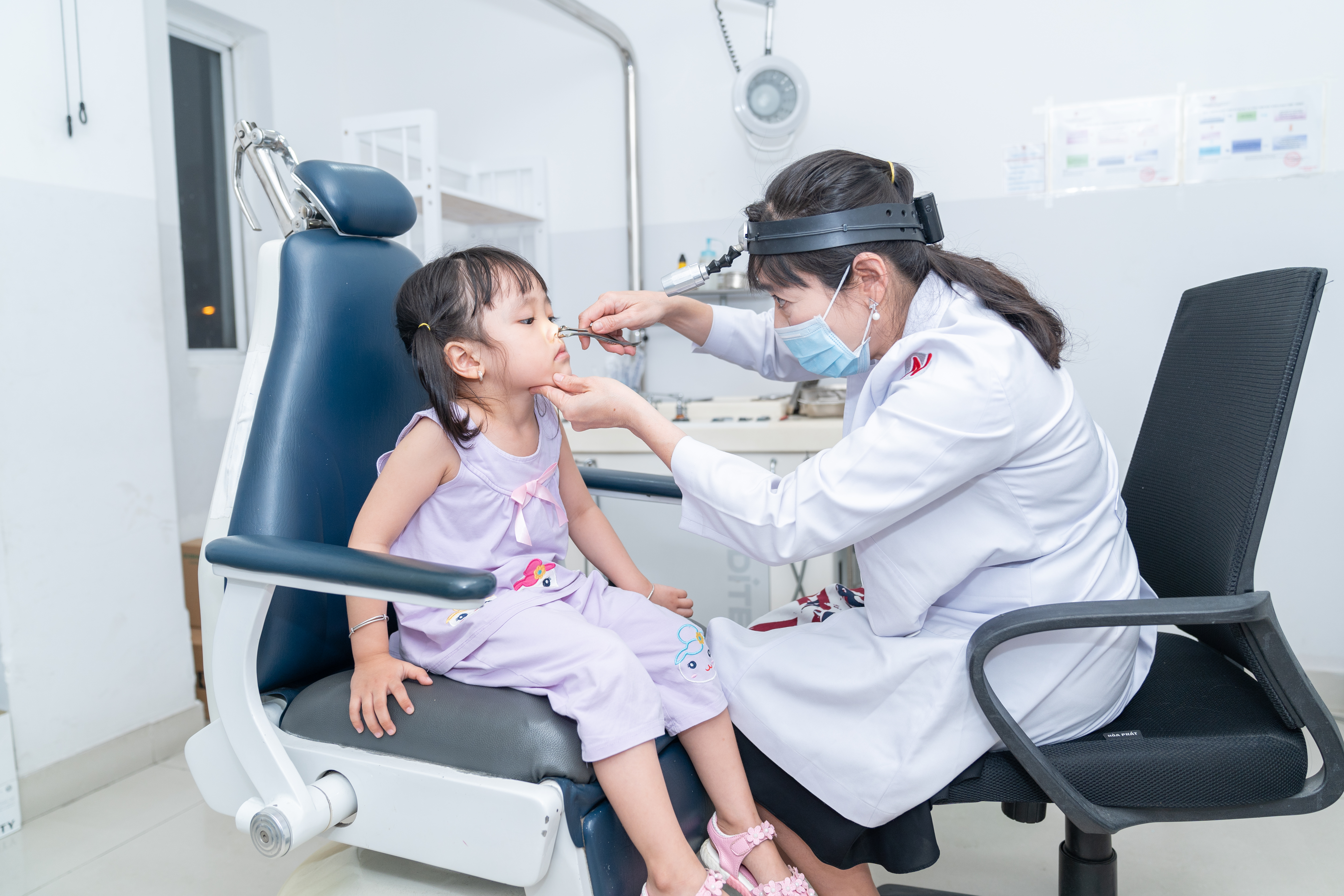 Khám Tai Mũi Họng